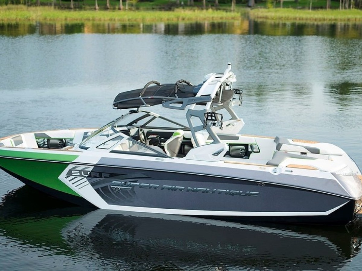 a small boat in a body of water